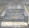 Tombe de Ernest Lenoir et Mathilde Medot (cimetière de Levrezy - Bogny sur Meuse - Ardennes)
